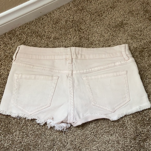 Pink Roxy Jean shorts - Picture 2 of 4